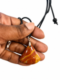 🍂 Pendentif Jaspe Rouge & Jaune – Forme éventail – Pièce unique