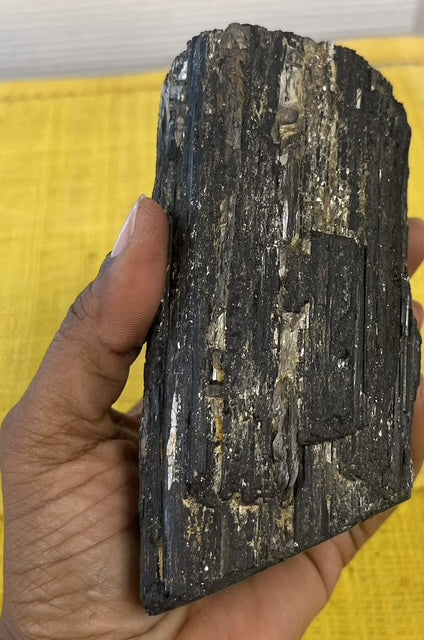 Tourmaline noire brute – Grande pièce naturelle – 976 g