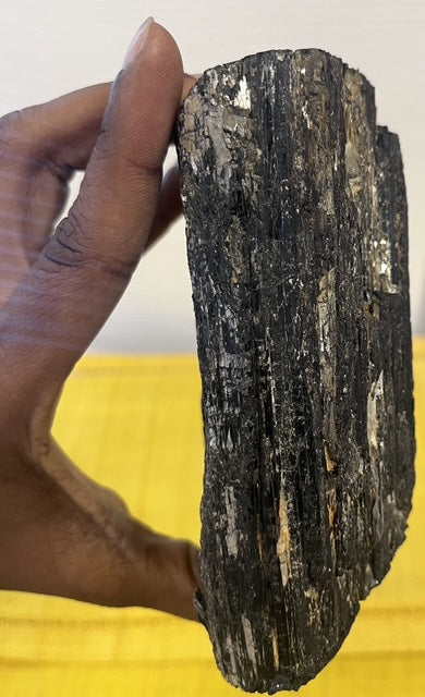 Tourmaline noire brute – Grande pièce naturelle – 976 g