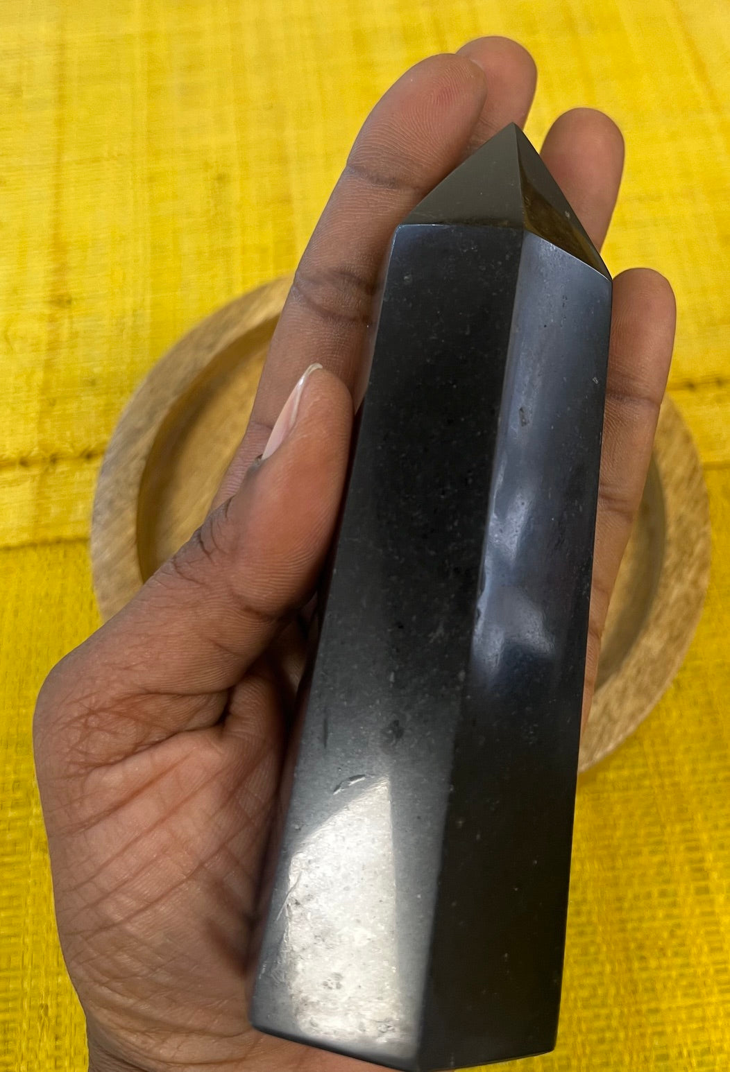 Pointe de Tourmaline noire naturelle – Obélisque large poli – Pièce unique 418 g