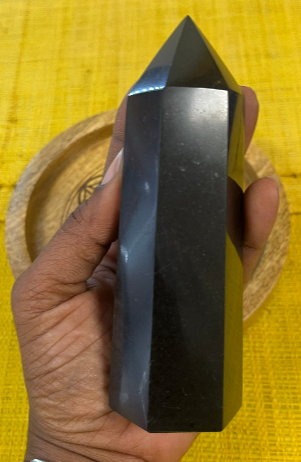 Pointe de Tourmaline noire naturelle – Obélisque large poli – Pièce unique 418 g