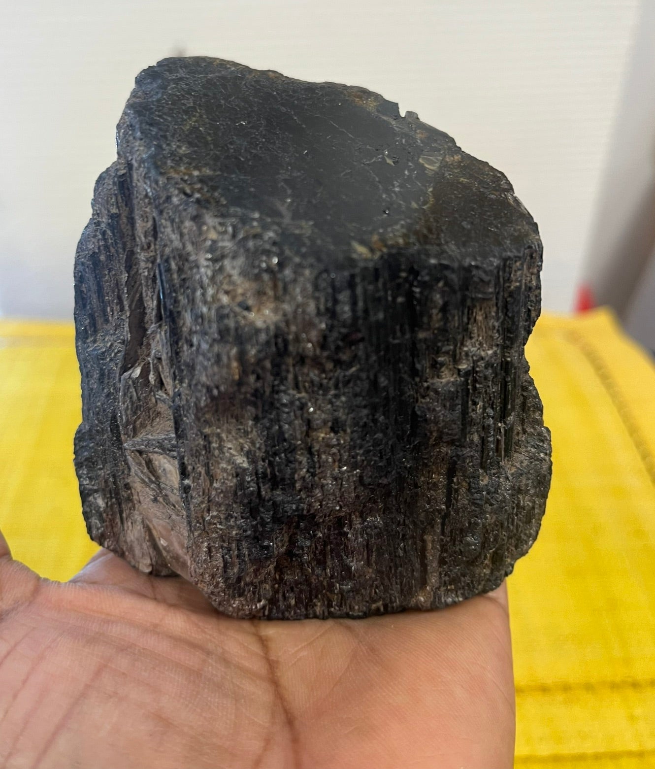 Tourmaline noire brute naturelle – Pièce unique 600 g