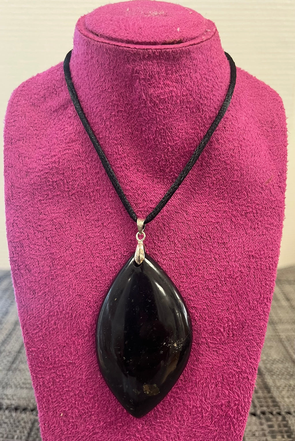 🖤 Pendentif Tourmaline noire naturelle – Forme goutte polie – Pièce unique