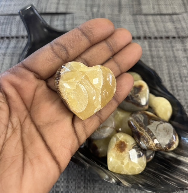 💛 Cœur de Septaria naturelle – Pierre roulée – Pièce unique