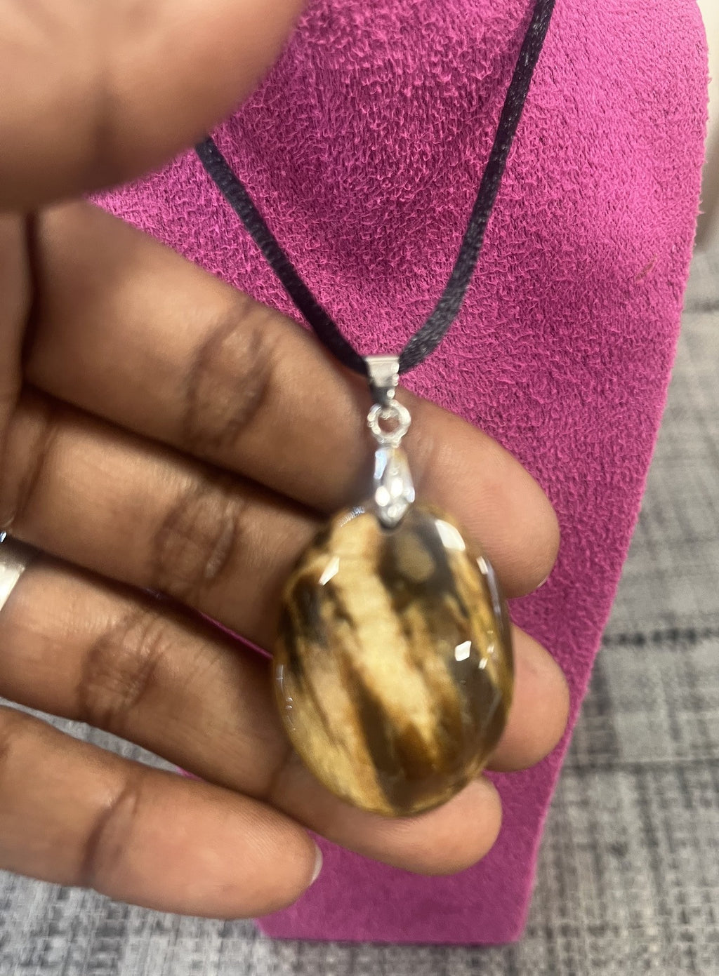 🤎 Pendentif en Bois fossilisé naturel – Forme ronde – Pièce unique