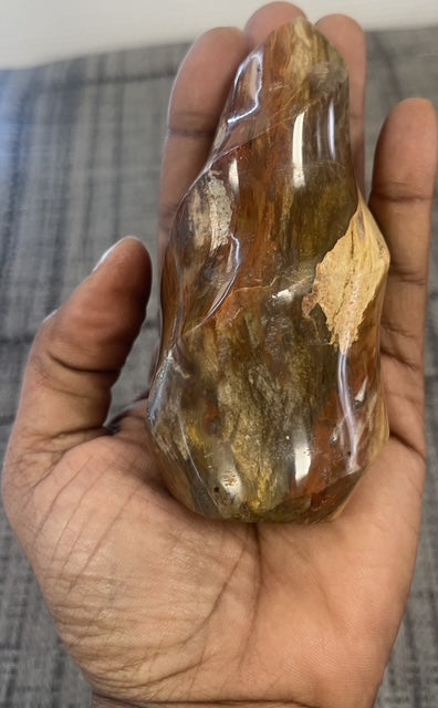 🔥 Flamme en Bois Fossilisé – Pièce unique