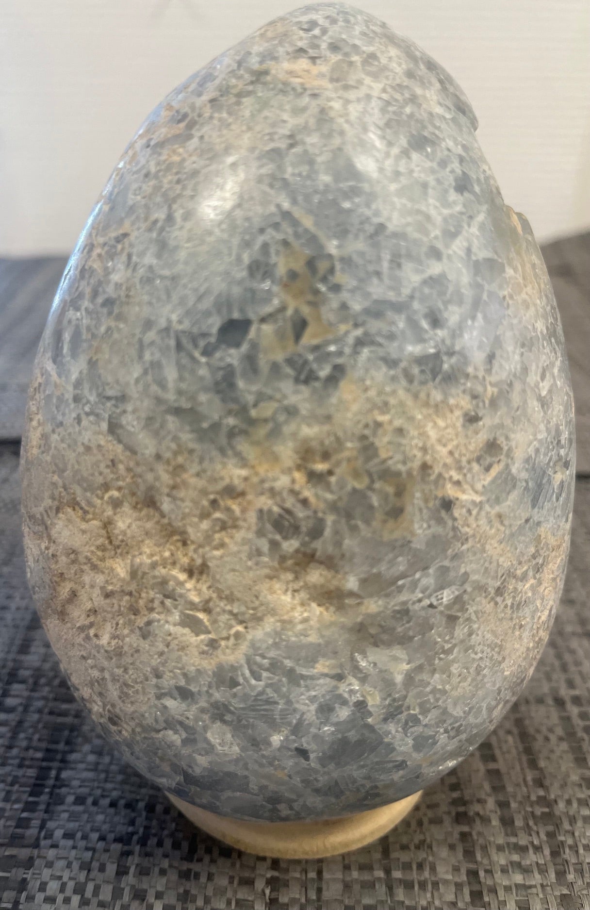 Œuf en Célestine naturelle – Grande géode cristallisée bleue – Pièce unique ✨