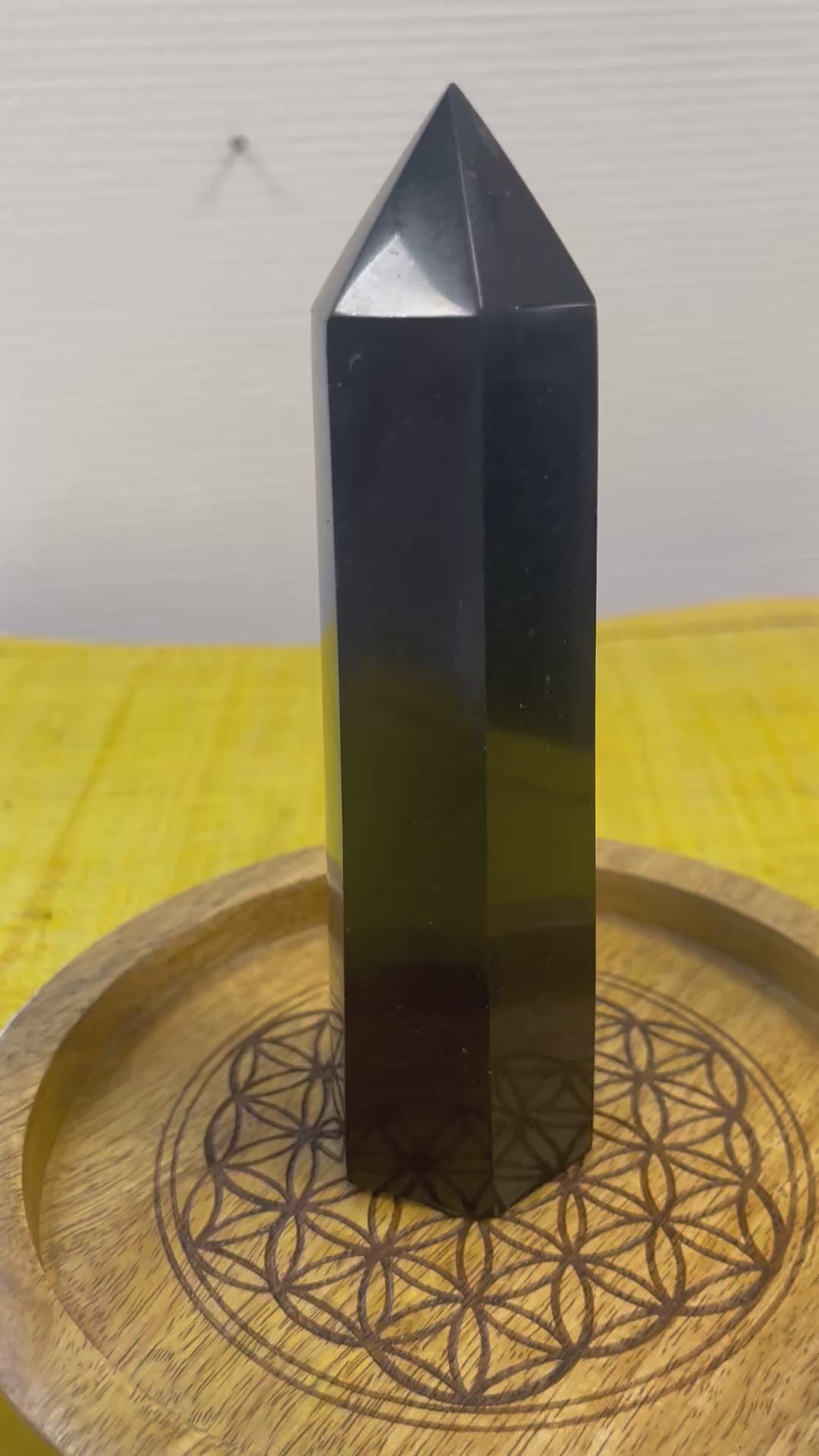 Pointe de Tourmaline noire naturelle – Obélisque poli – Pièce unique 386 g
