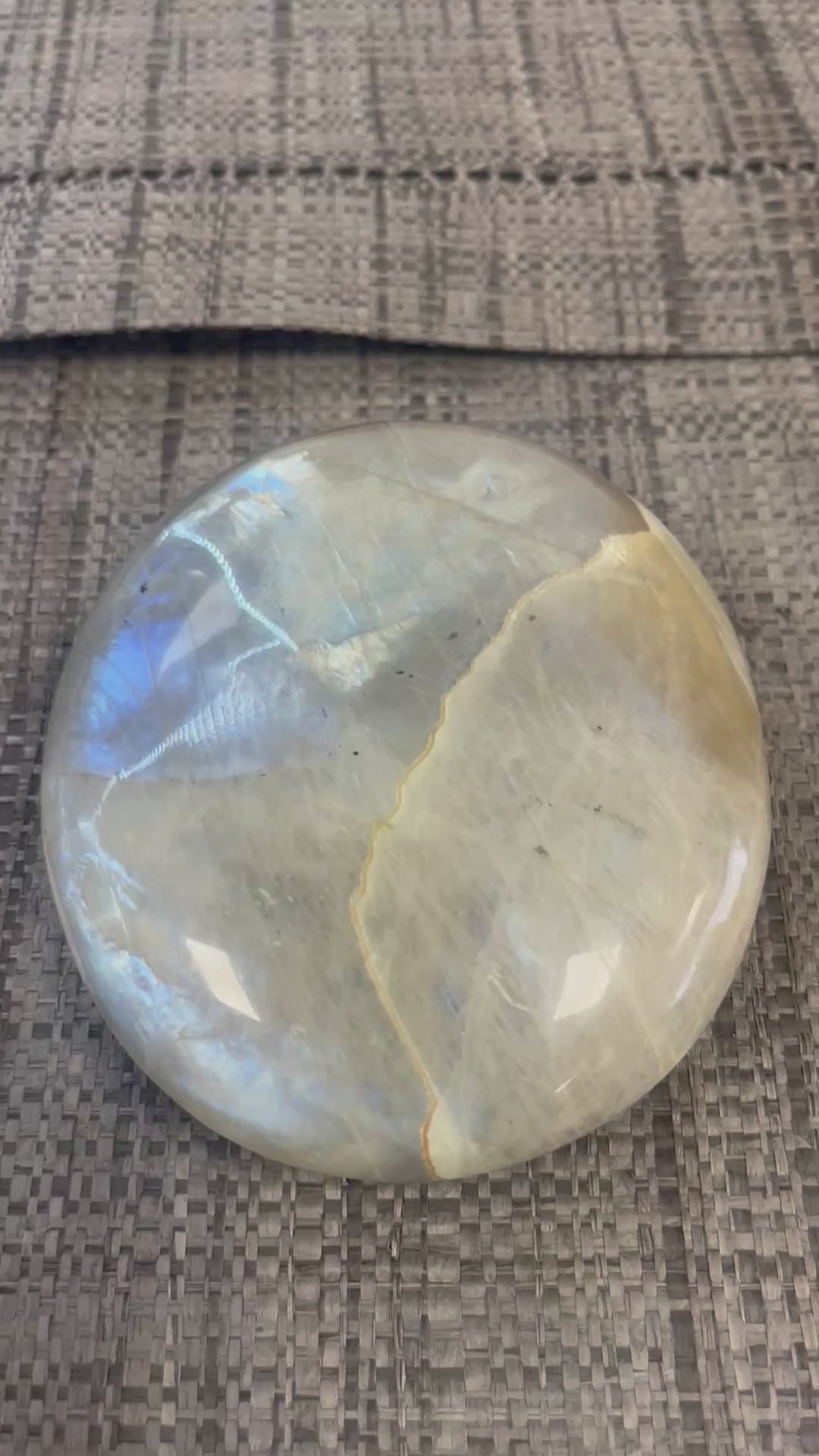 💚 Grand galet en Pierre de Lune Verte – Garniérite – Pièce unique