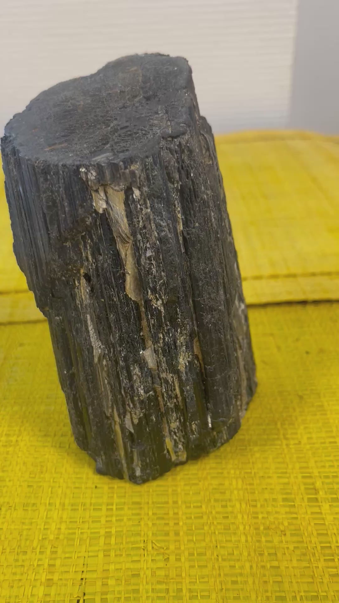 Tourmaline noire brute – Grande pièce naturelle – 976 g