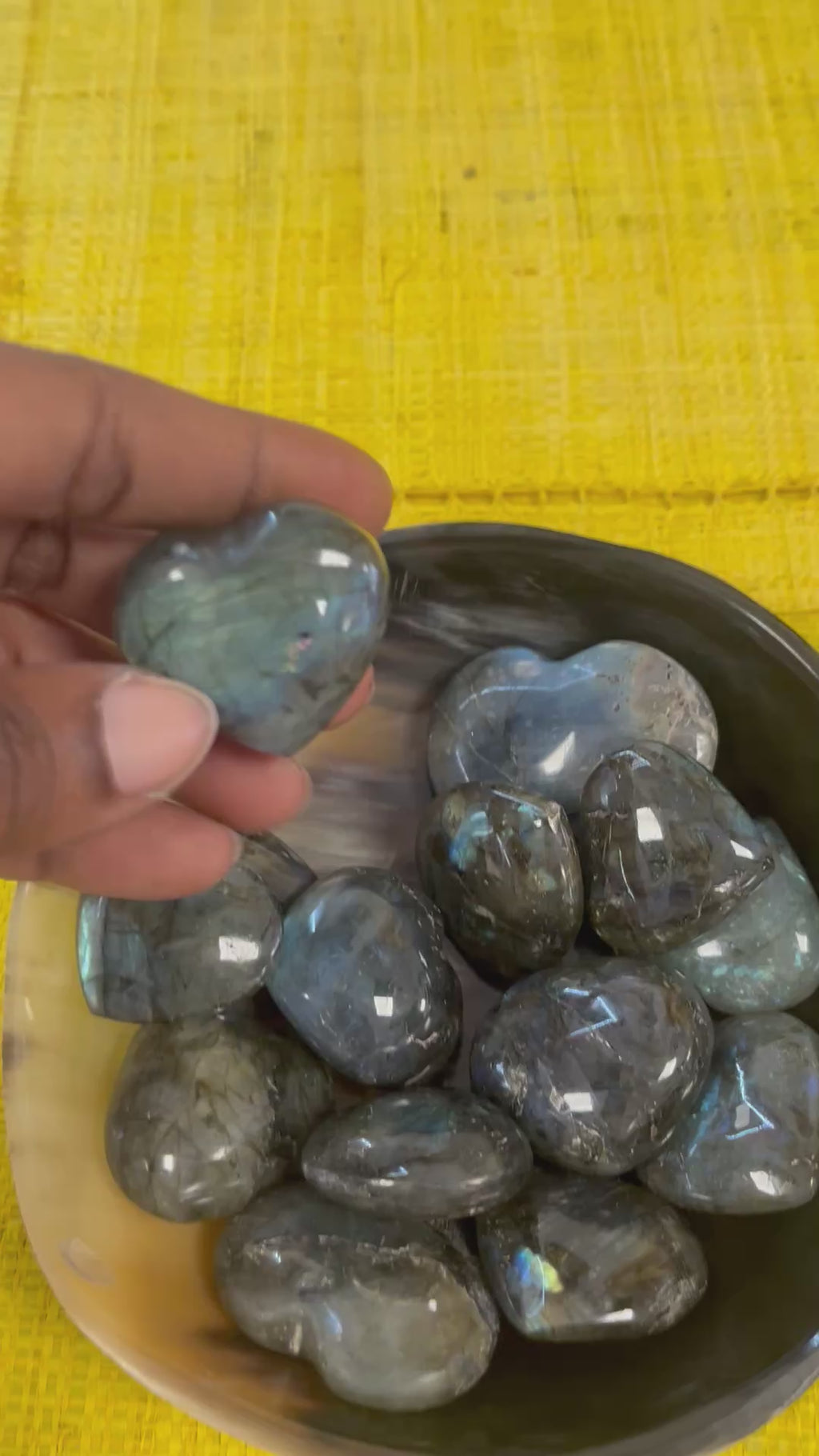 💙 Cœur en Labradorite naturelle – Reflets lumineux – Pièce unique (sélection intuitive)