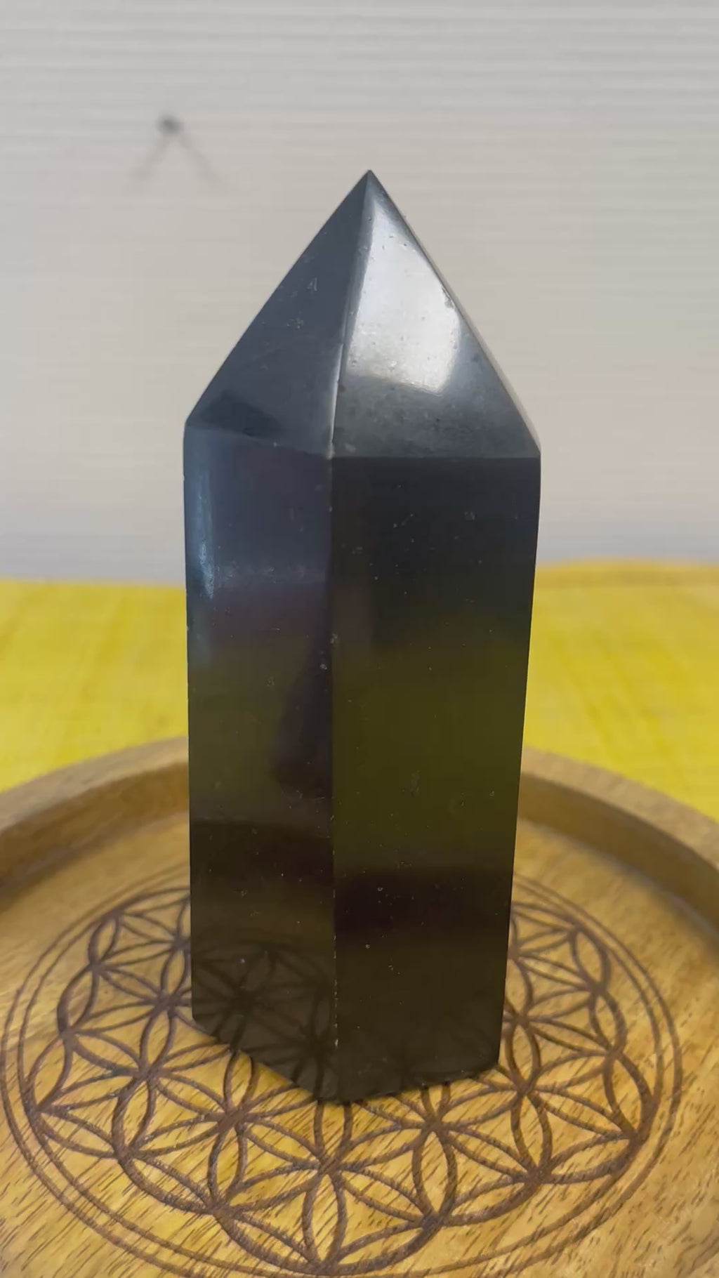 Pointe de Tourmaline noire naturelle – Obélisque poli – Pièce unique 365 g
