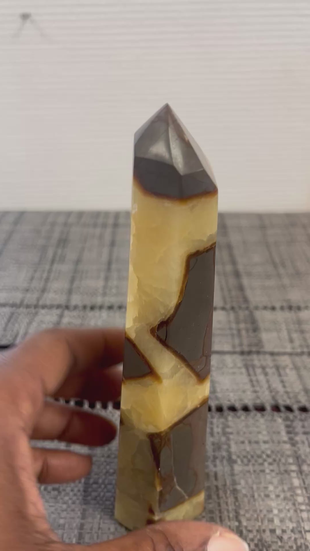 💛 Pointe de Septaria naturelle – 16,5 cm – Pièce unique